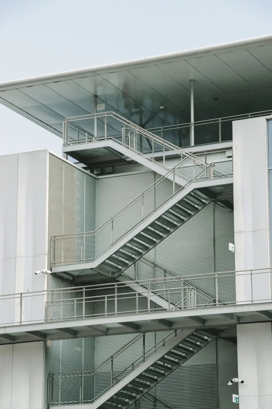 MAINTAIN OUTDOOR METAL STAIRCASES
