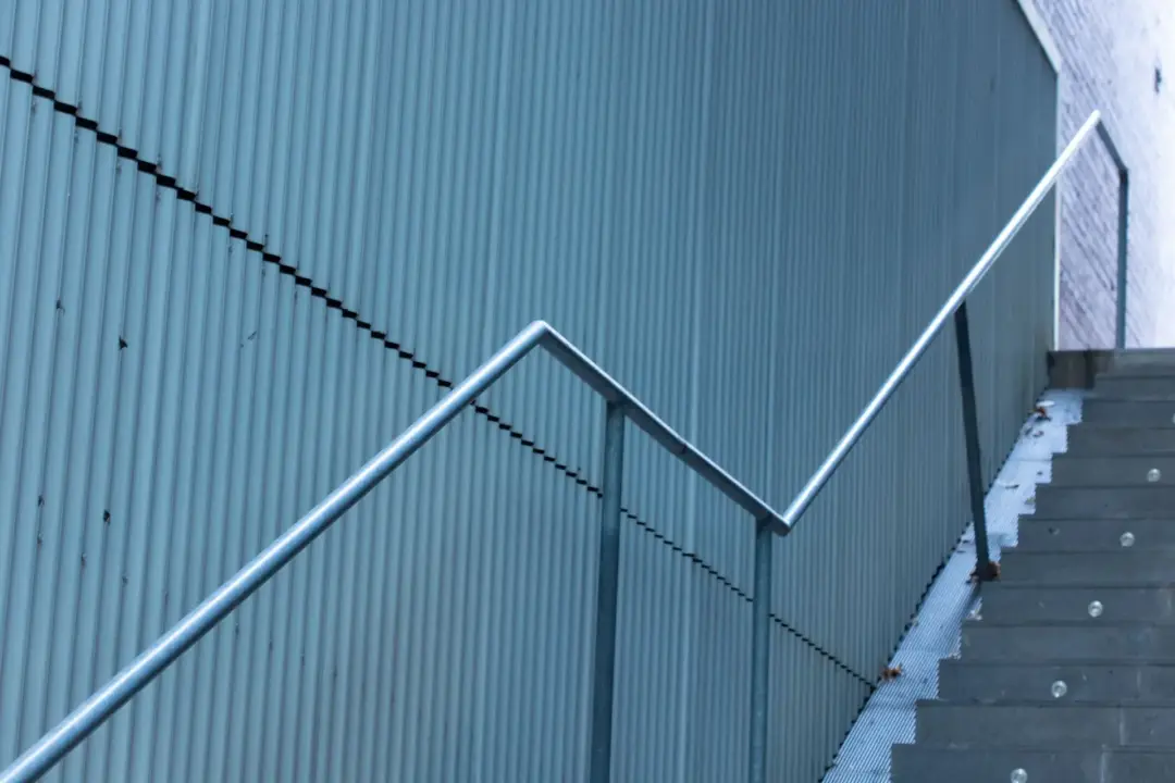 CHECK HANDRAILS AND BALUSTRADES